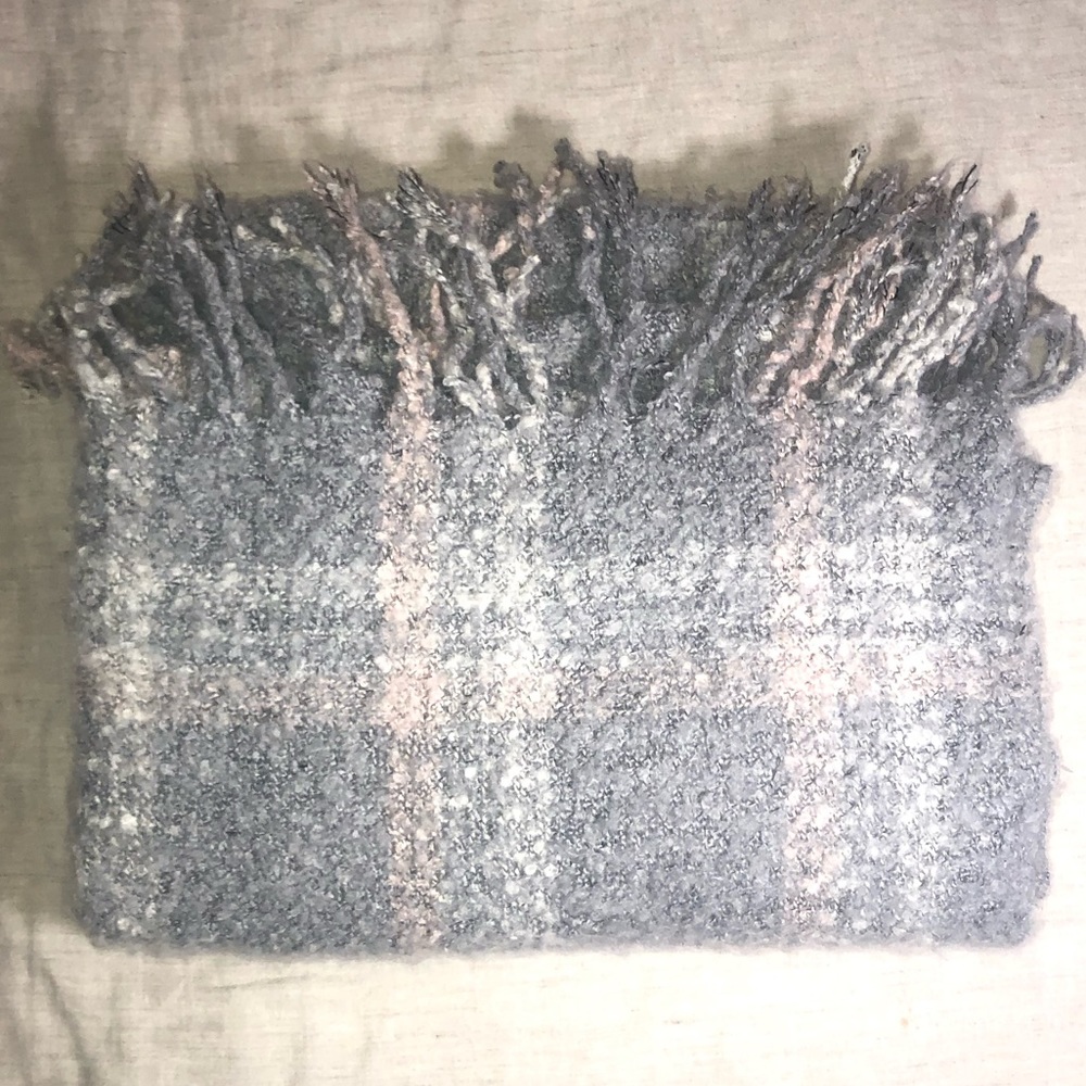 Plaid winter Oversized scarf Gray Pink White Soft and fuzzy - Picture 2 of 9